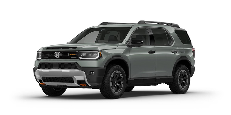 2026 Passport TrailSport Elite 3/4 front view in Ash Green Metallic.